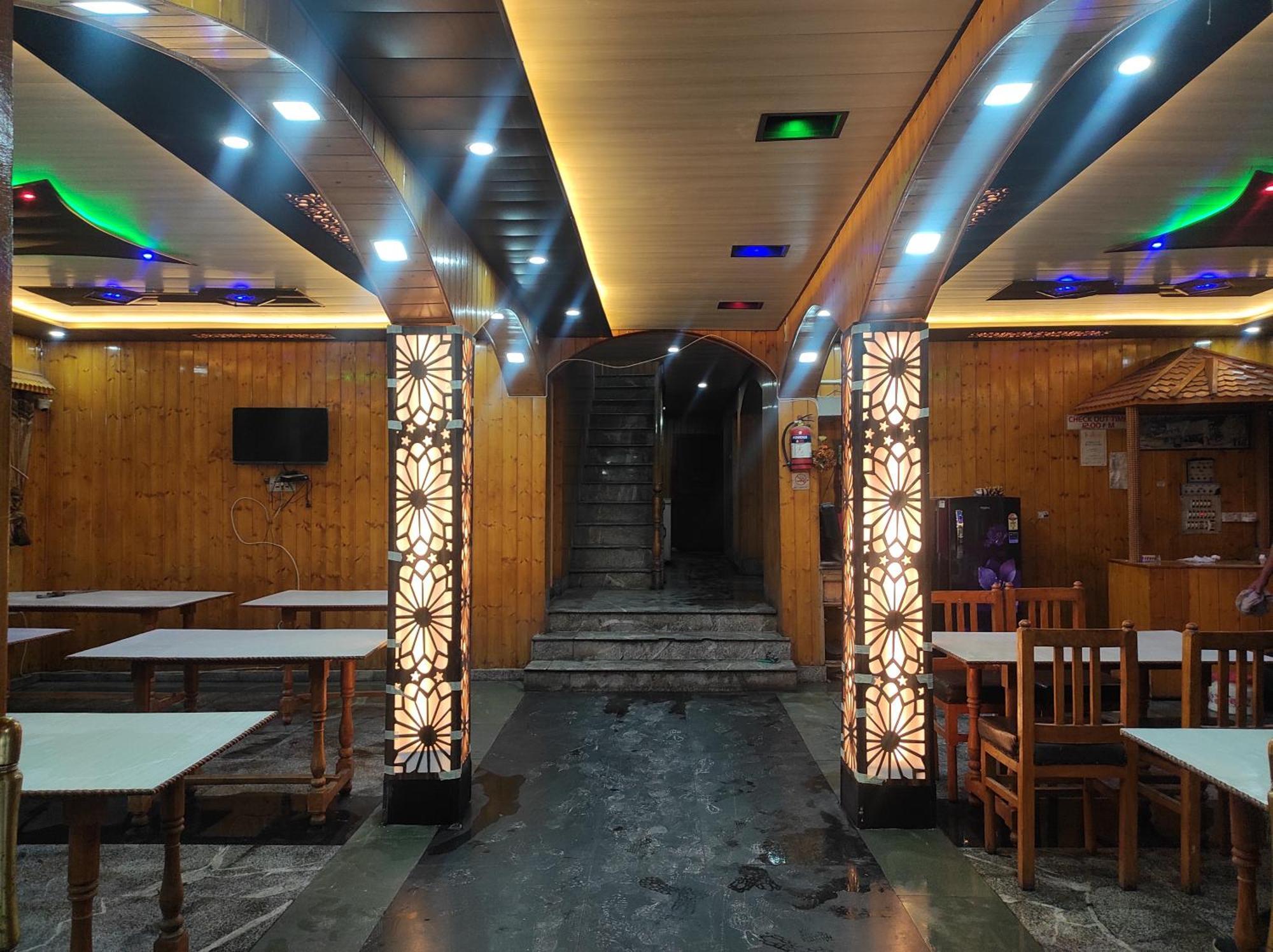 New Zum Zum Hotel & Restaurant Srīnagar Extérieur photo